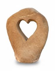 Travertín Srdce podpílený solitérny kameň