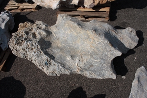 Solitérny kameň, hmotnosť 1310 kg, výška 210 cm